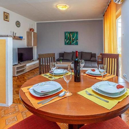 Apartman Ema 4+2 Koromačno Exteriér fotografie