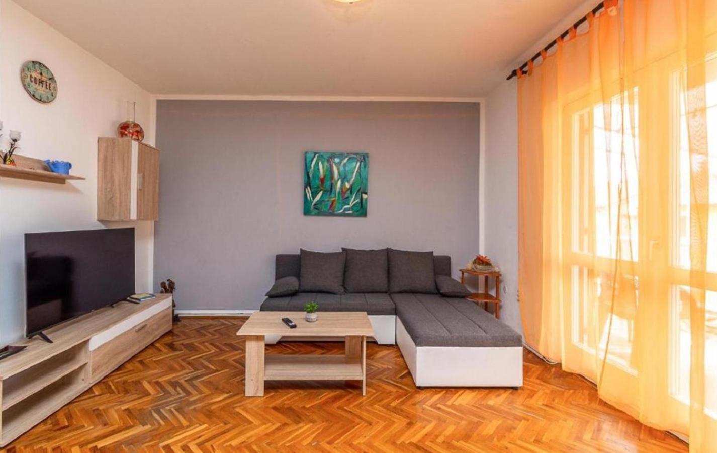 Apartman Ema 4+2 Koromačno Exteriér fotografie