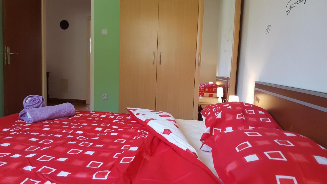 Apartman Ema 4+2 Koromačno Exteriér fotografie