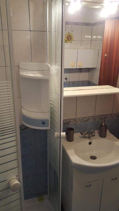 Apartman Ema 4+2 Koromačno Exteriér fotografie